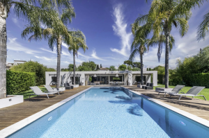 Read more about the article 🌟 Redefining Luxury in the French Riviera: A Journey Beyond the Material 🌟