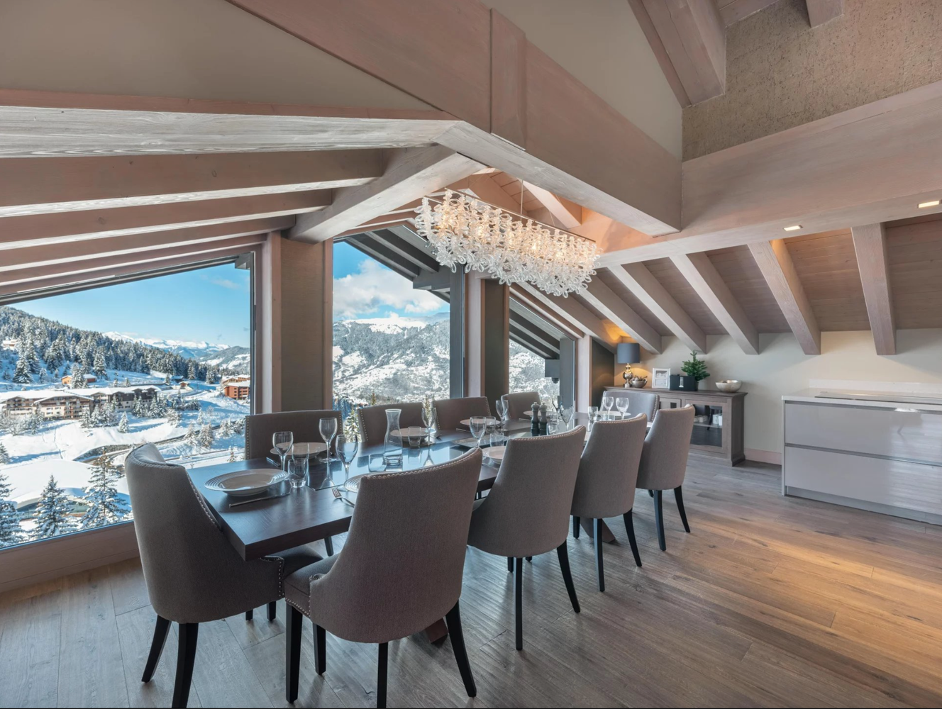  MORIOND 1650  10,710 ~ 10,710 €/week (REF CH-930)
