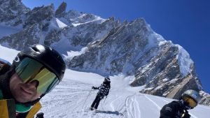 Read more about the article Chamonix’s Mosaic of Adventures: Peaks, Valleys & Luxury by Carlton International