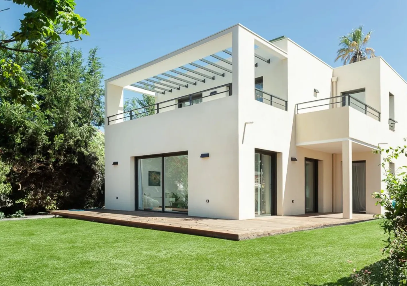 Realtor on the French Riviera , Asher McInerney , Agent , Real Estate Agent