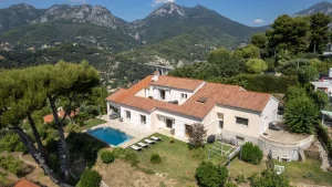 Read more about the article So You Found The One on the French Riviera… Now Let’s Talk About Writing an Offer