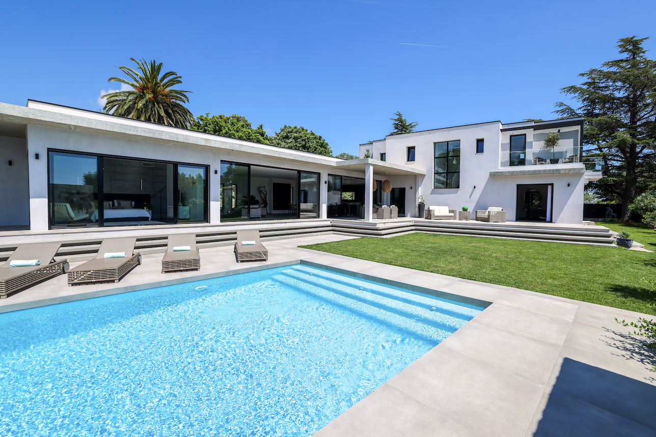 🇫🇷 Q4 Year in Review: Reflections from the Riviera 3 Realtor on the French Riviera , Asher McInerney , Agent , Real Estate Agent California Style 5 Bedroom Villa, Sophia Antipolis